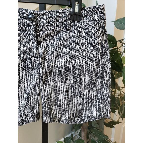 CAbi Chino Shorts Womens 0 Black White Geo Print Stretch Flat Front High Rise - Picture 10 of 12